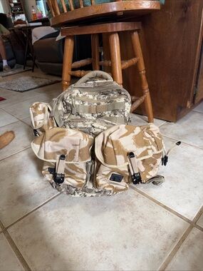 Tactical Desert Camo Men's Backpack with Dual Front Pouches